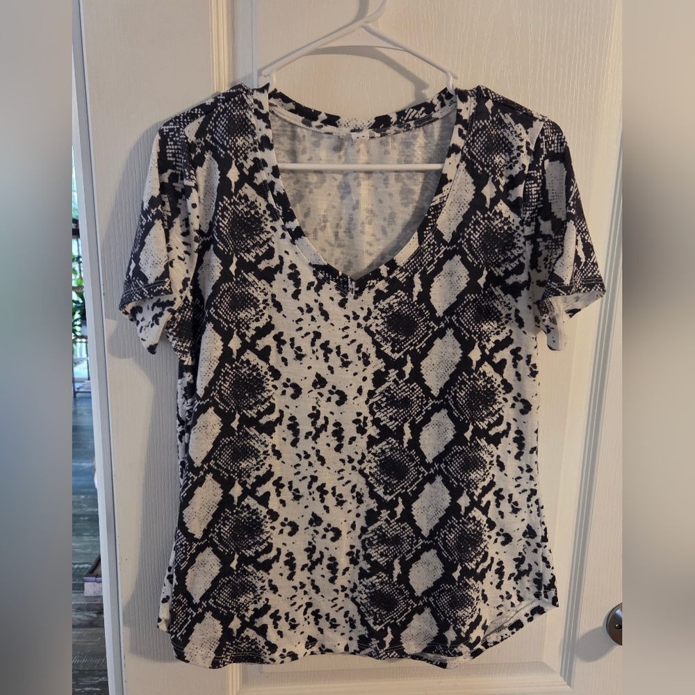 Tribal Black and White Snakeskin Print Tee